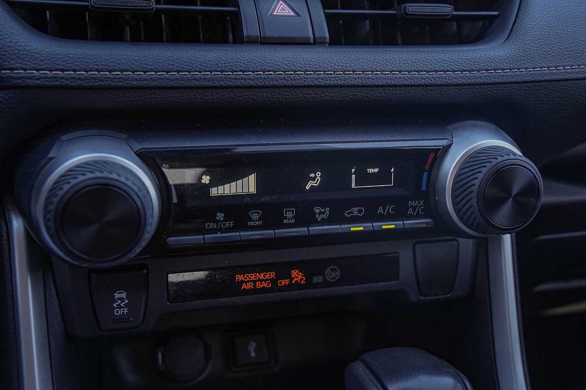 2021 Toyota RAV4 - Image 18