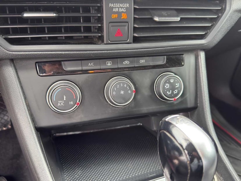 2019 Volkswagen Jetta - Image 16