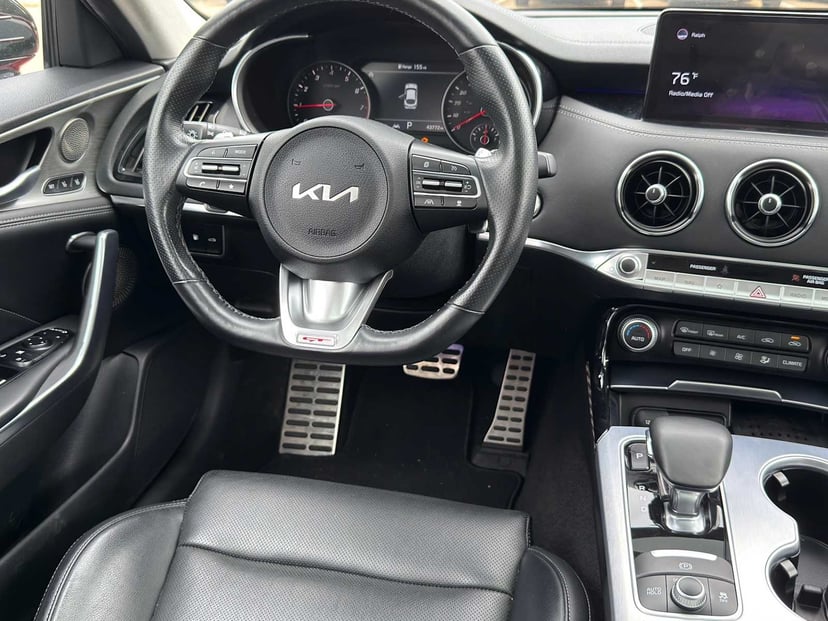 2022 Kia Stinger - Image 27