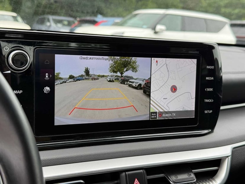 2024 Kia K5 - Image 15