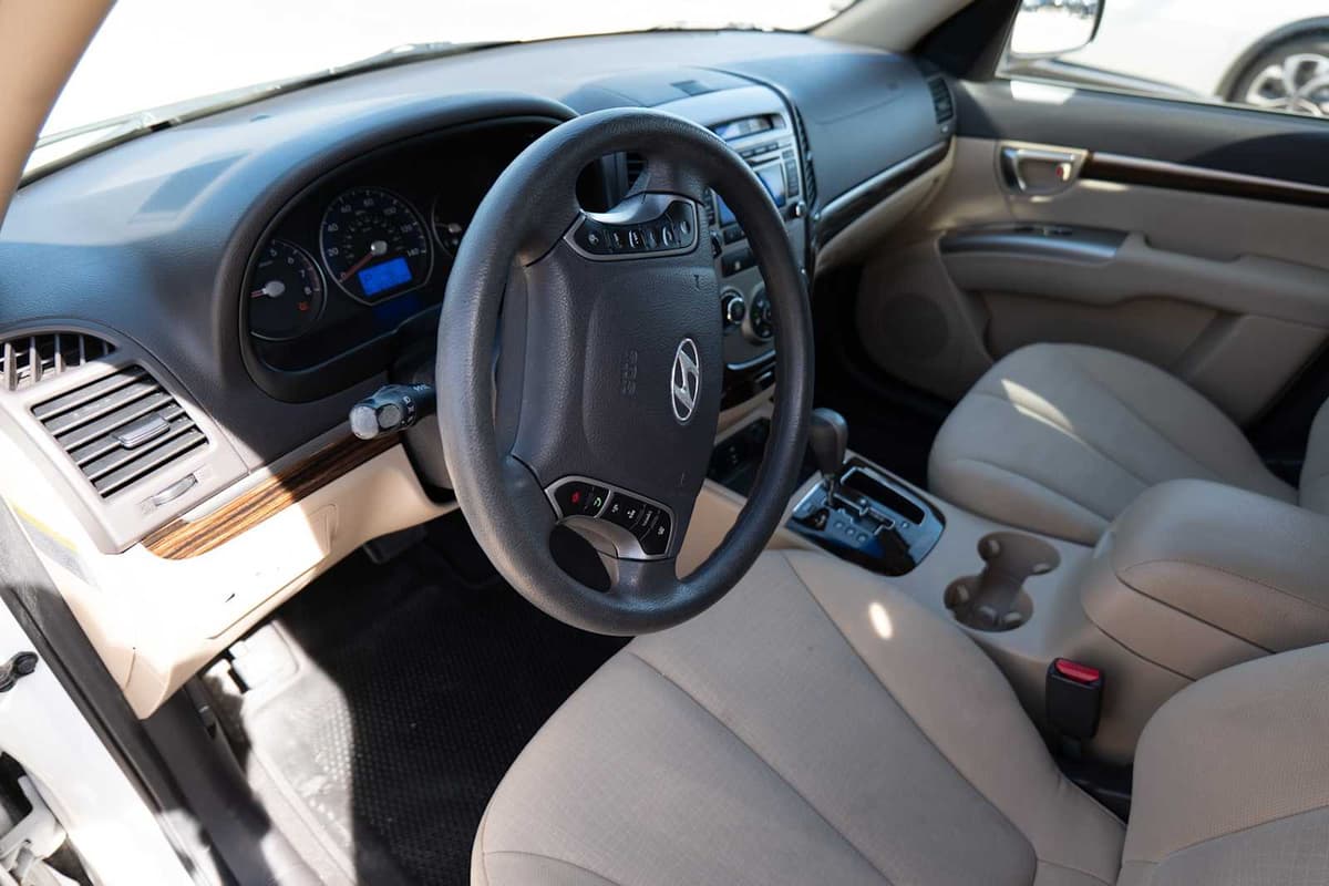 2012 Hyundai Santa Fe - Image 9