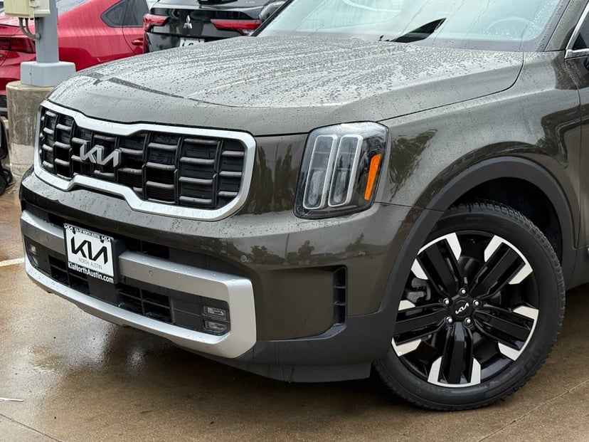 2023 Kia Telluride - Image 2
