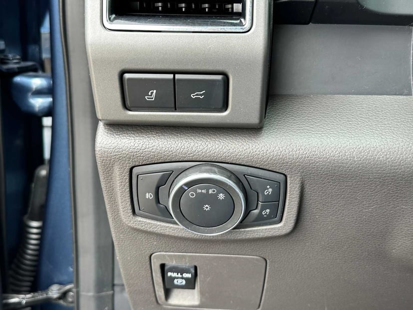 2020 Ford Expedition - Image 16