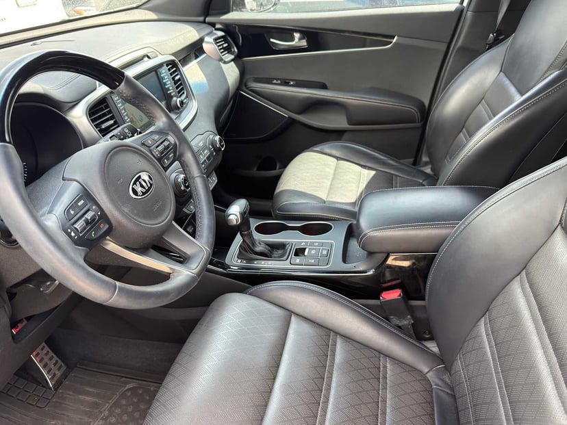 2018 Kia Sorento - Image 10