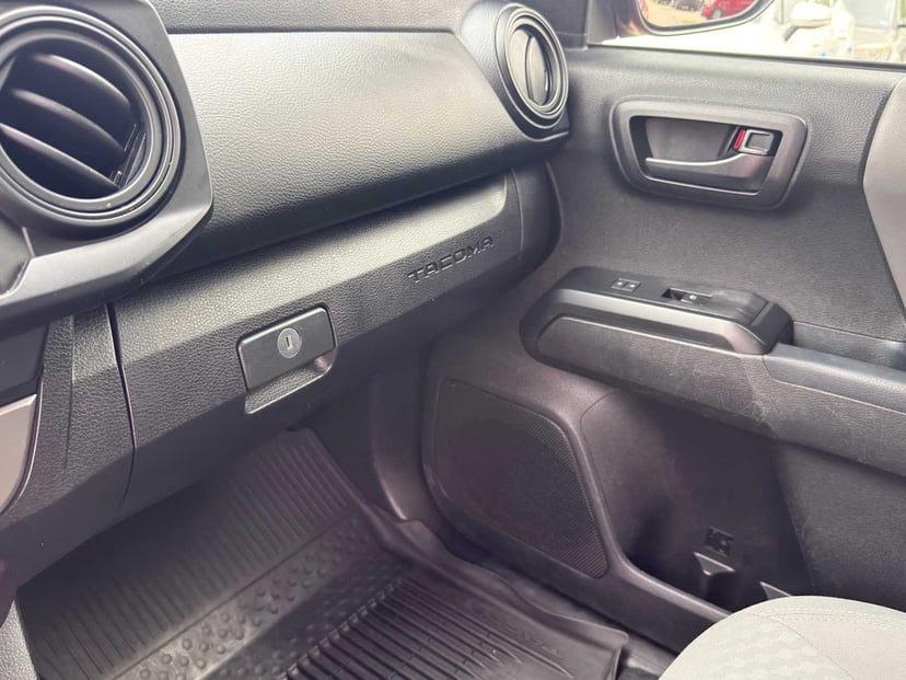 2021 Toyota Tacoma - Image 22
