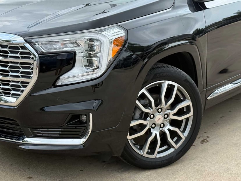 2022 GMC Terrain - Image 3