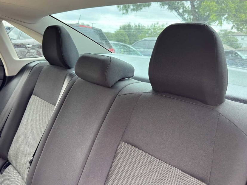2019 Volkswagen Jetta - Image 27