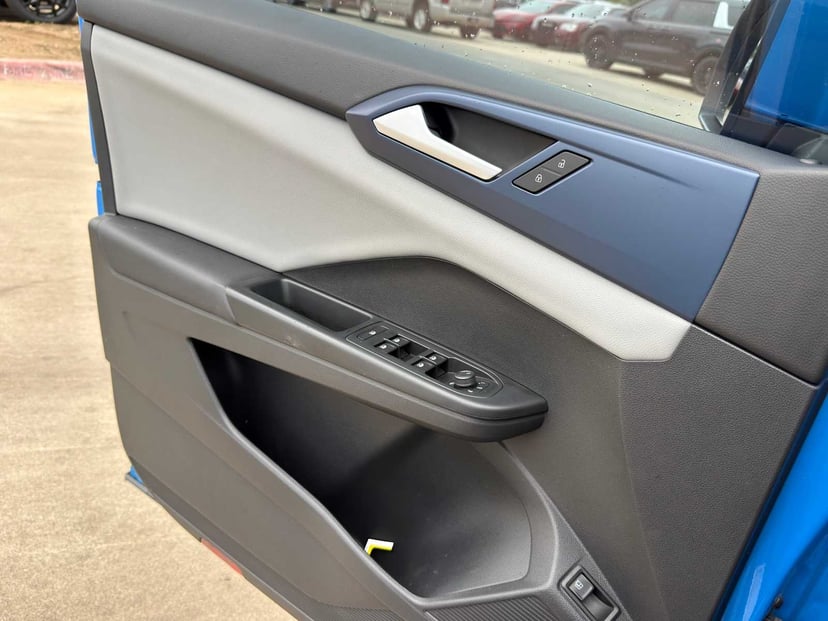 2022 Volkswagen Taos - Image 21