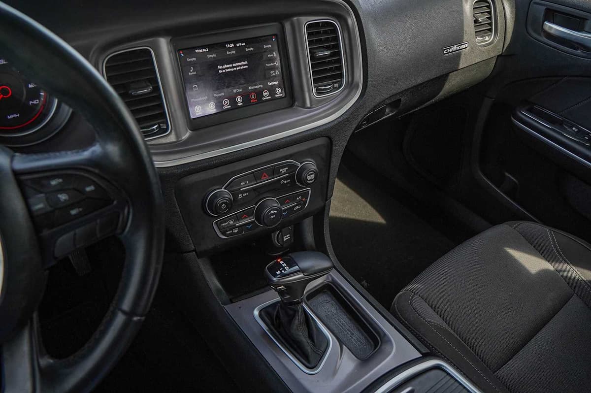 2019 Dodge Charger - Image 17
