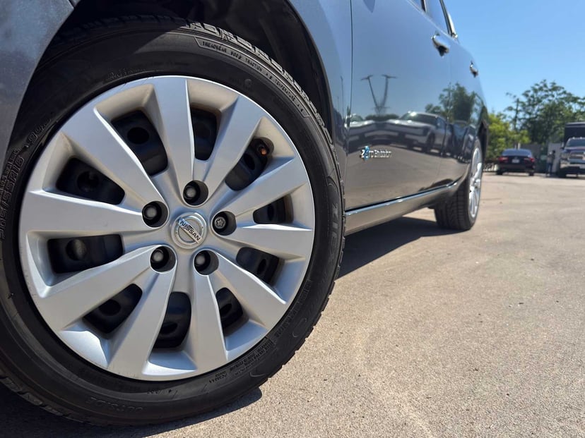 2013 Nissan LEAF - Image 5