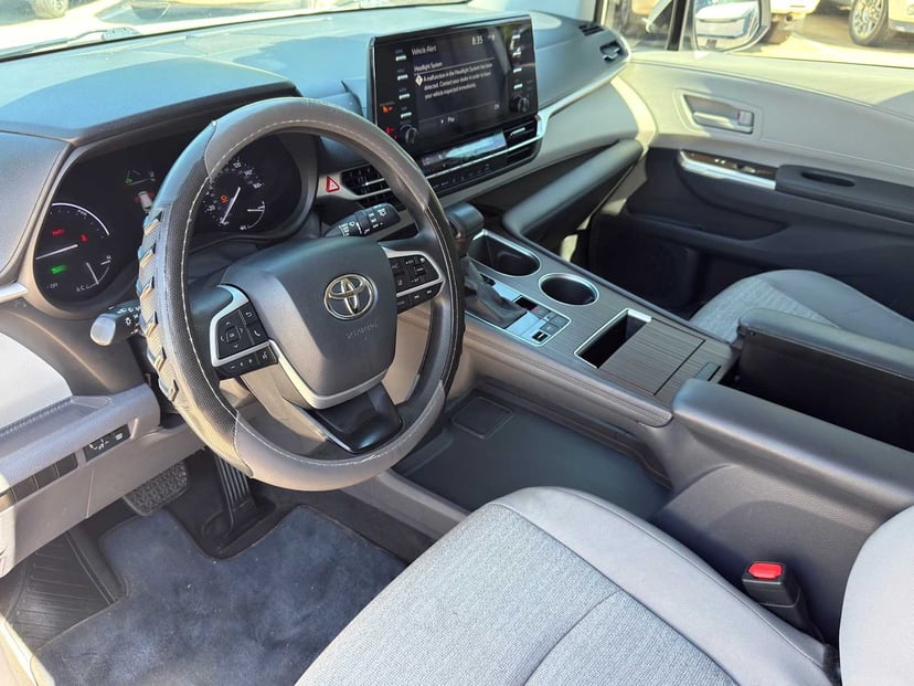 2021 Toyota Sienna - Image 8