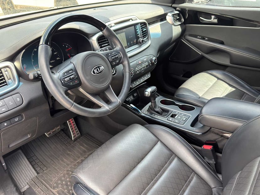 2018 Kia Sorento - Image 11