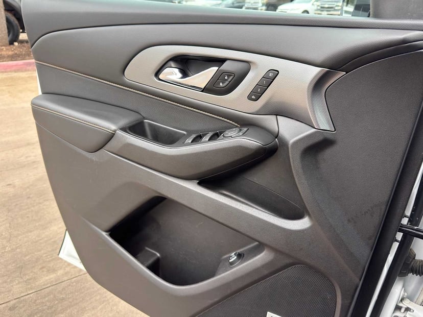 2018 Chevrolet Traverse - Image 25