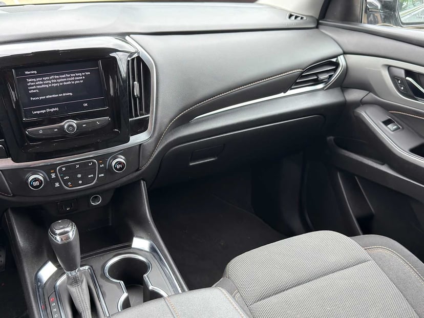 2020 Chevrolet Traverse - Image 18