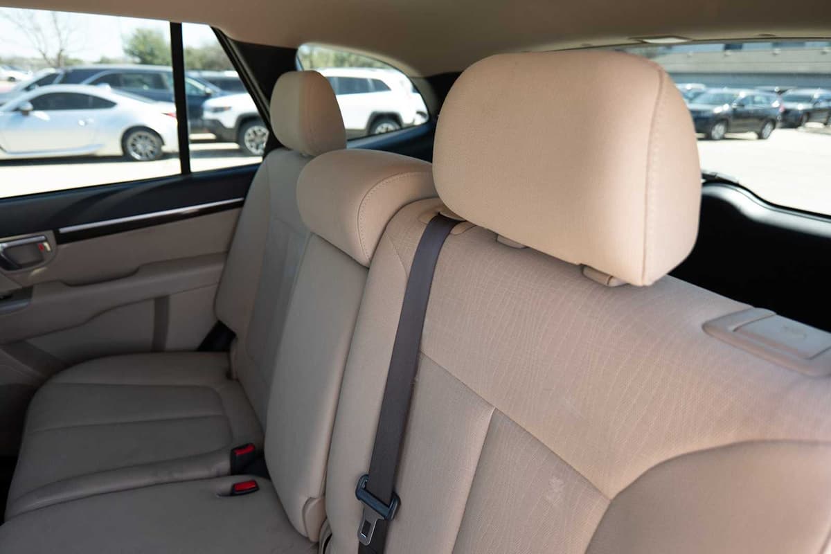 2012 Hyundai Santa Fe - Image 25