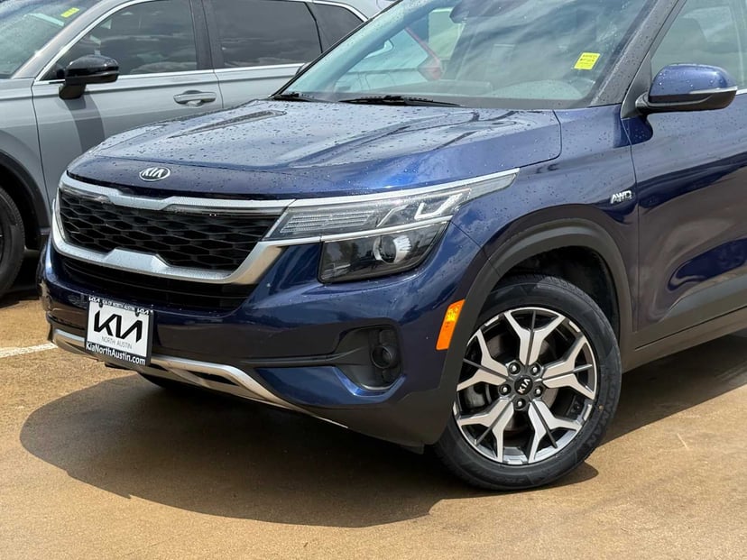 2021 Kia Seltos - Image 2