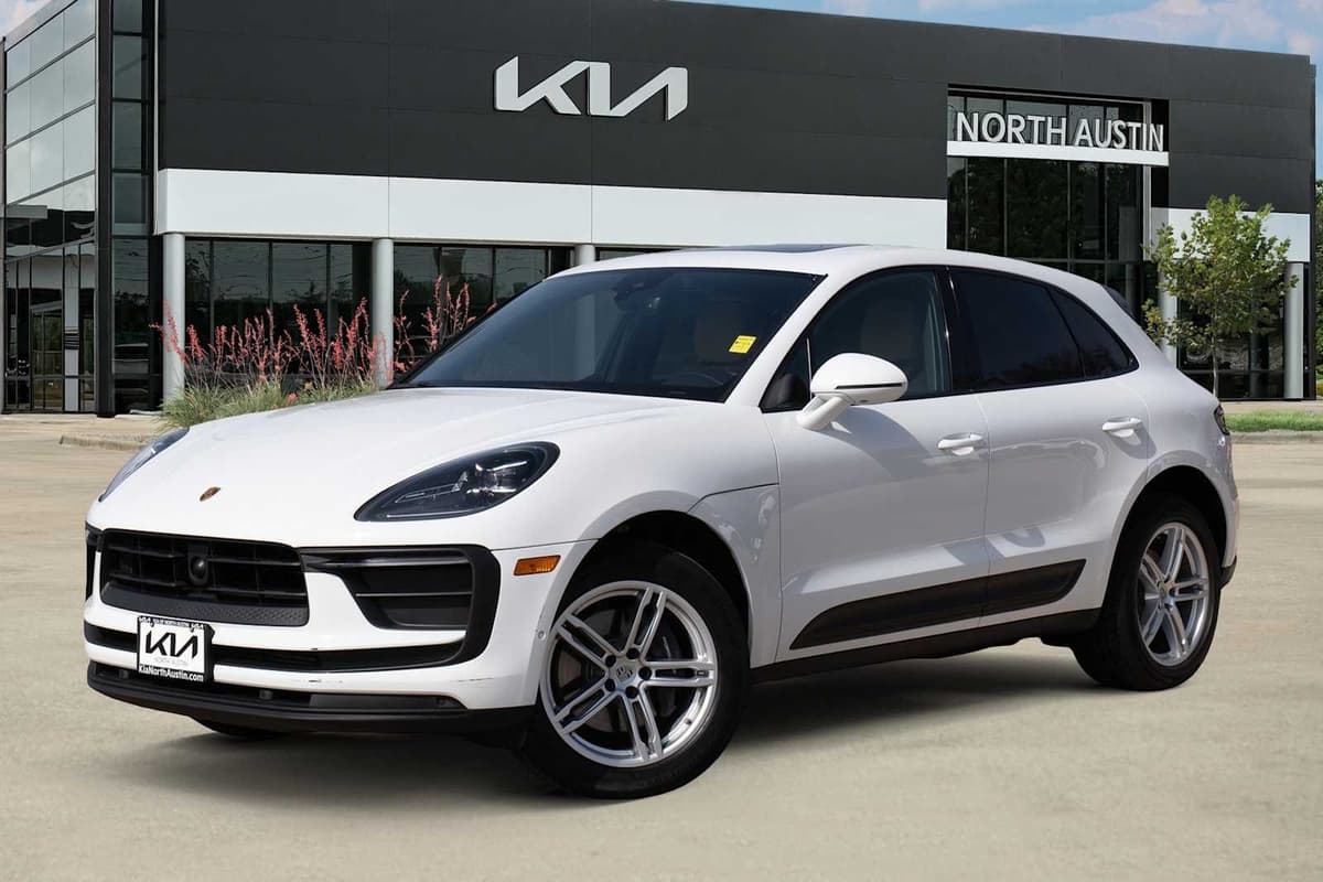 2024 Porsche Macan - Image 1