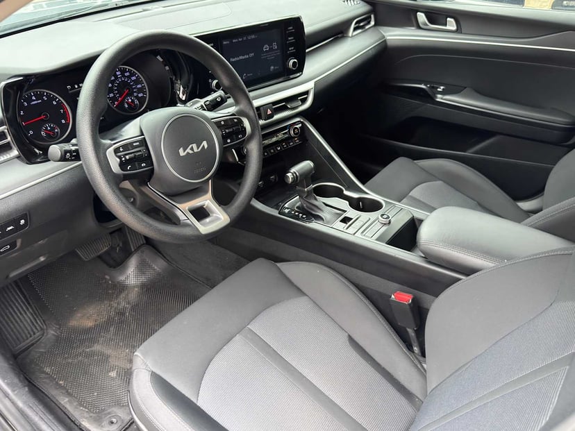 2022 Kia K5 - Image 7