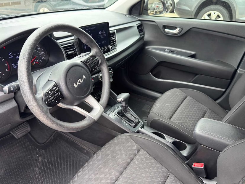 2023 Kia Rio - Image 7