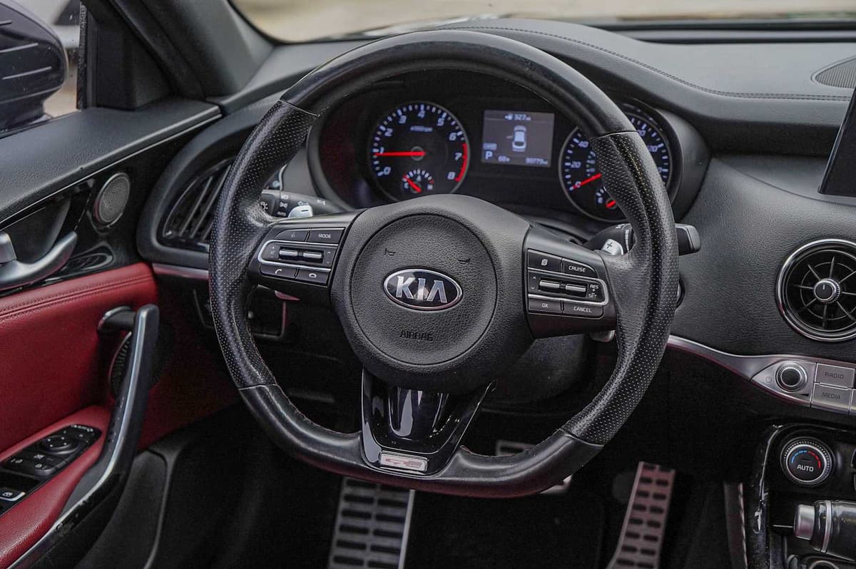 2021 Kia Stinger - Image 28