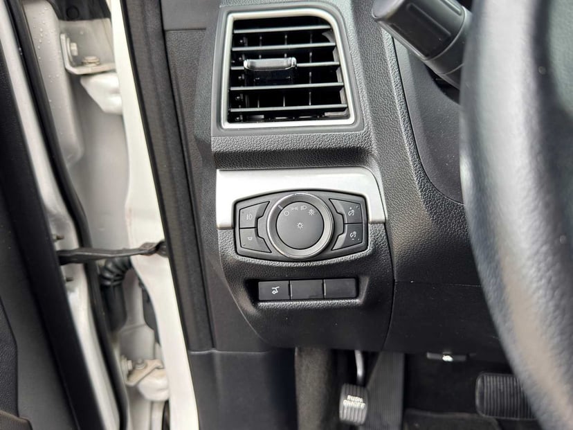 2017 Ford Explorer - Image 17