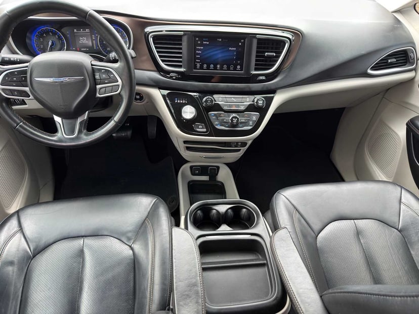 2018 Chrysler Pacifica - Image 23