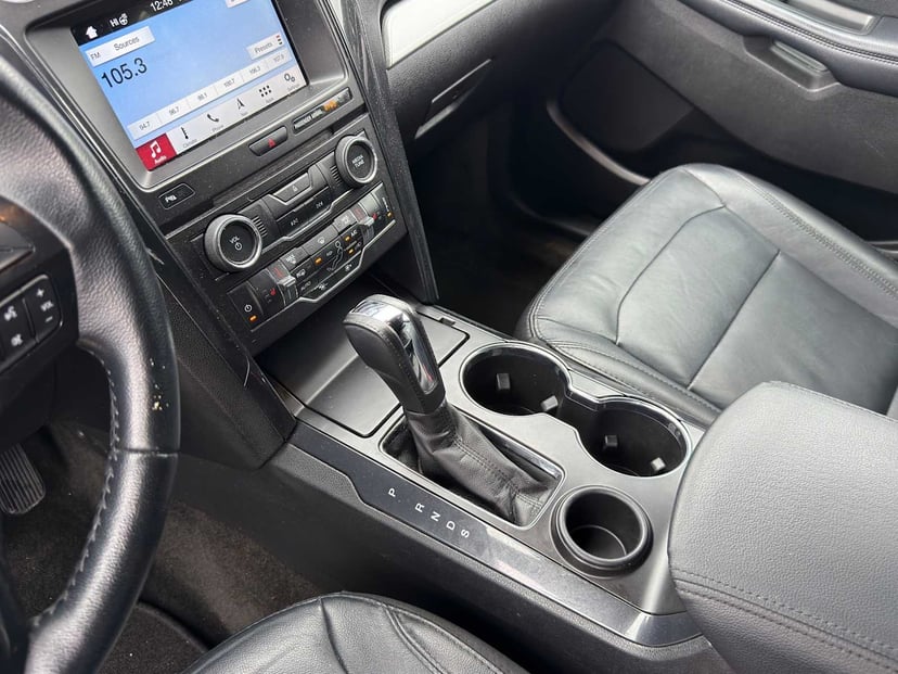 2017 Ford Explorer - Image 11