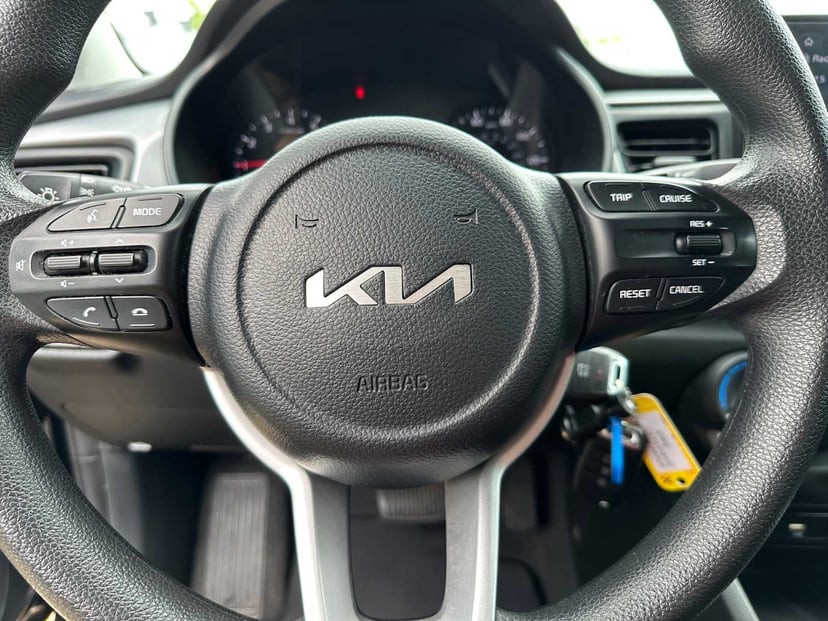 2023 Kia Rio - Image 9