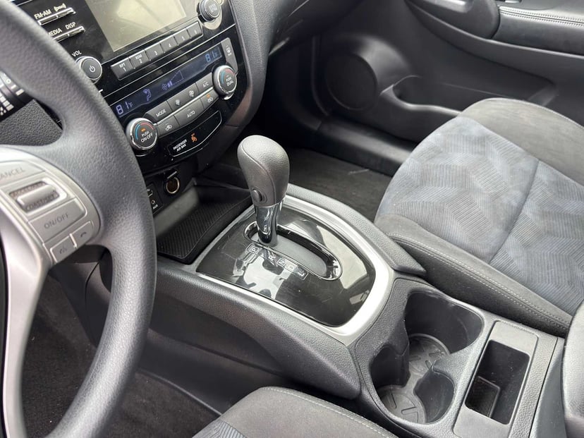 2015 Nissan Rogue - Image 11