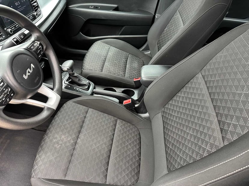 2023 Kia Rio - Image 6