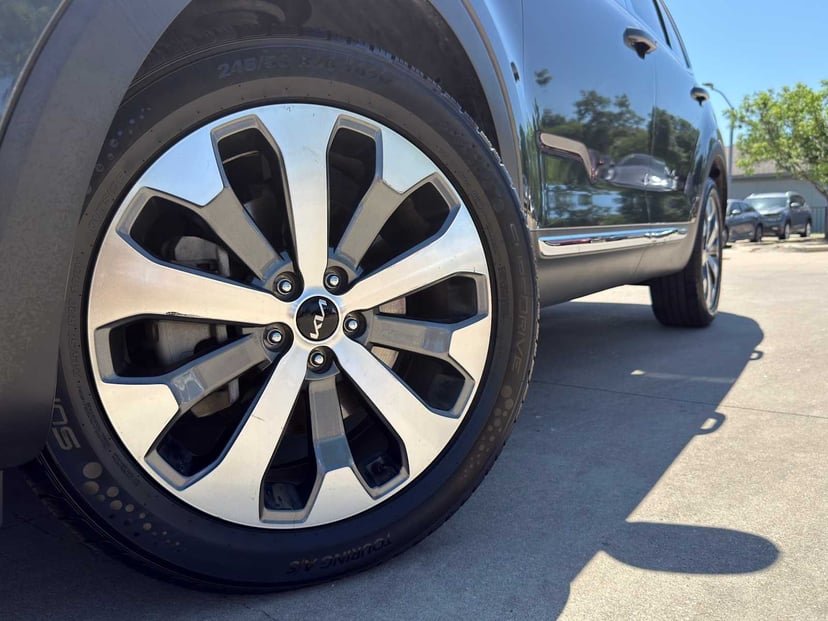2022 Kia Telluride - Image 2