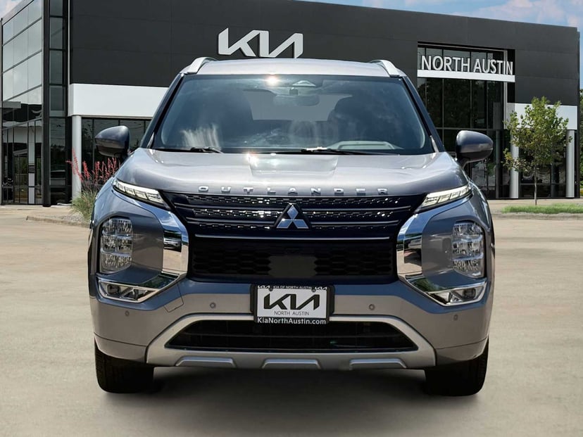 2022 Mitsubishi Outlander - Image 4