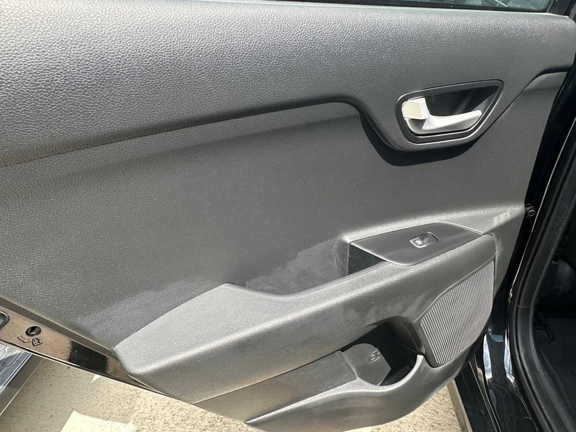 2023 Kia Rio - Image 27