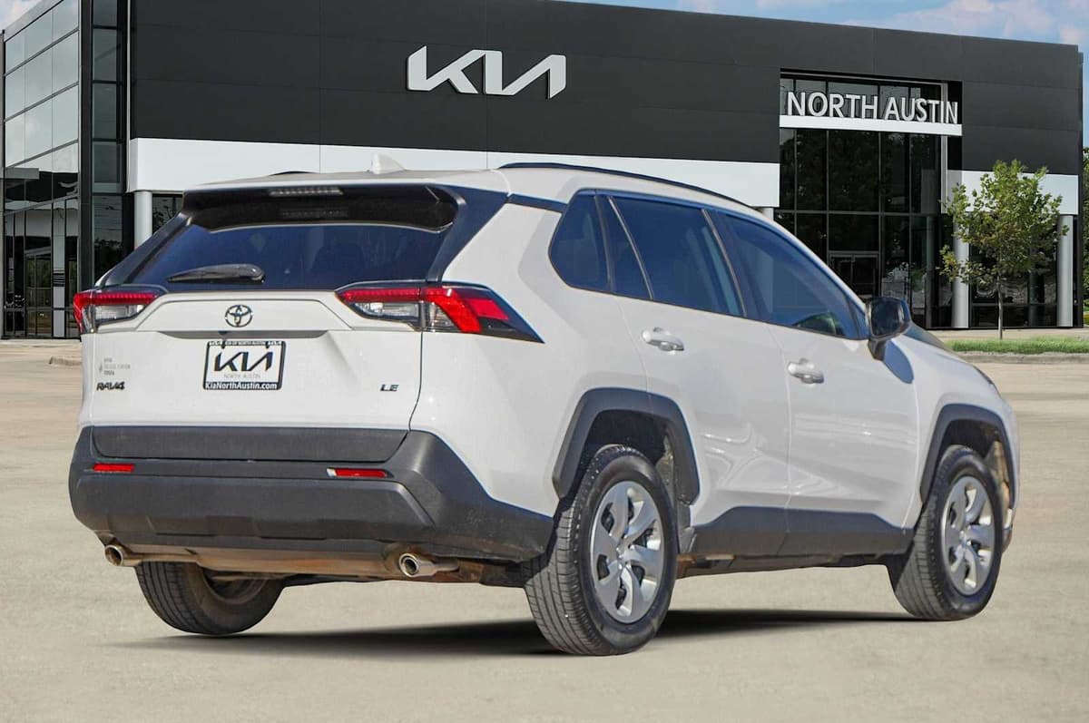 2021 Toyota RAV4 - Image 6