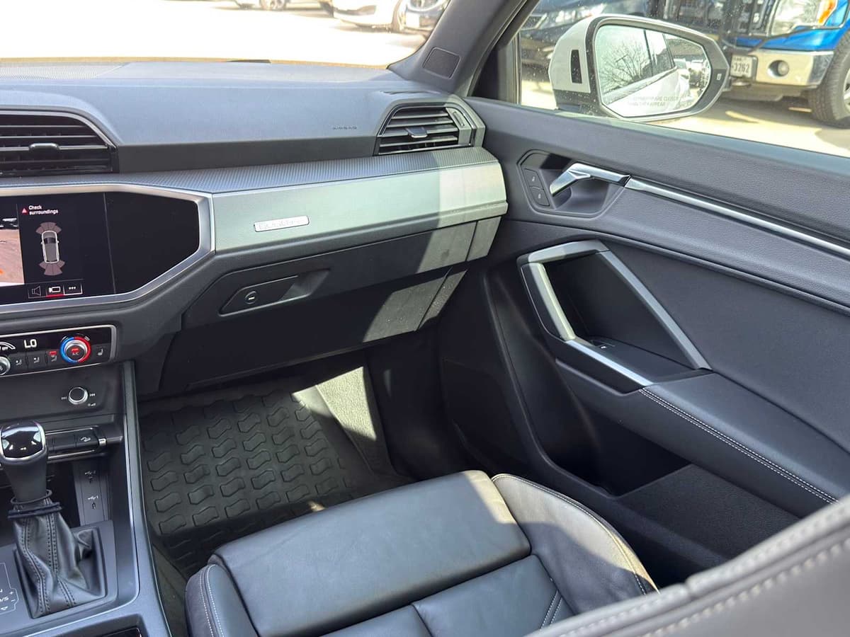 2022 Audi Q3 - Image 31