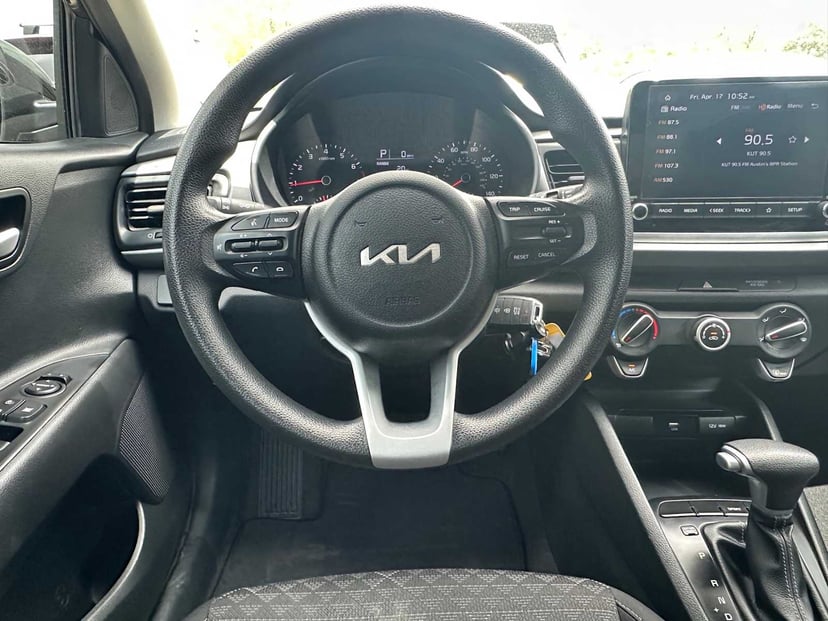 2023 Kia Rio - Image 22