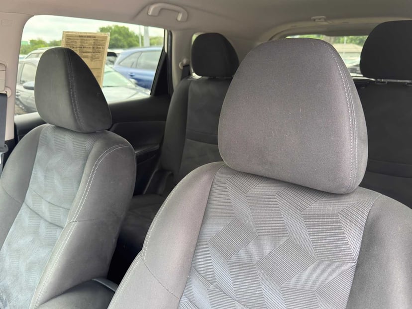 2015 Nissan Rogue - Image 10