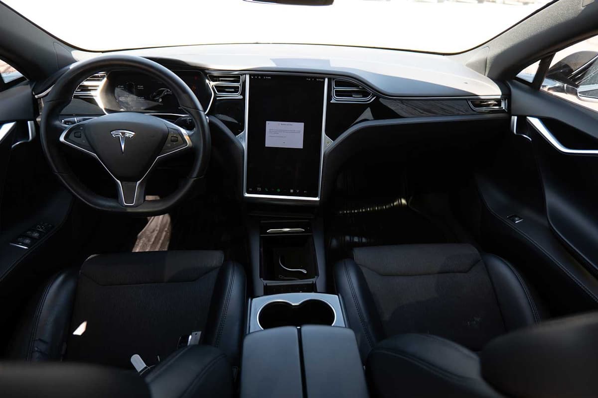 2017 Tesla Model S - Image 25