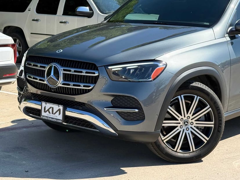 2025 Mercedes-Benz GLE 450 - Image 2