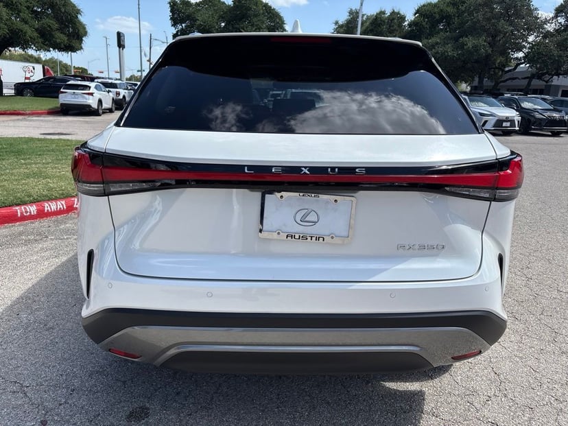 2025 LEXUS RX 350 - Image 3