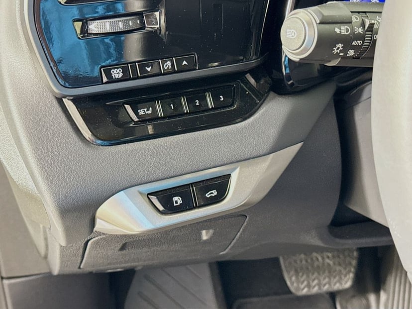 2024 LEXUS RX 350 - Image 10