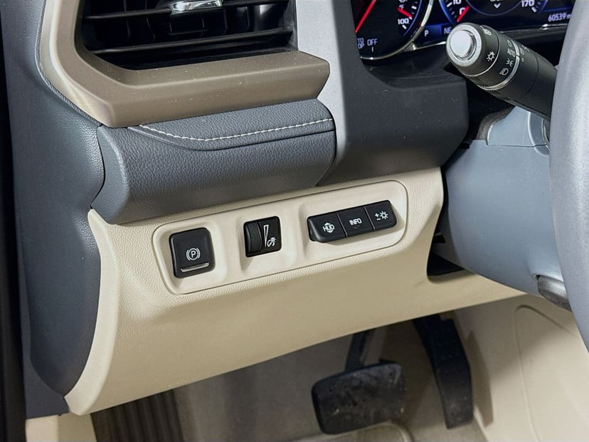 2022 GMC Acadia - Image 10