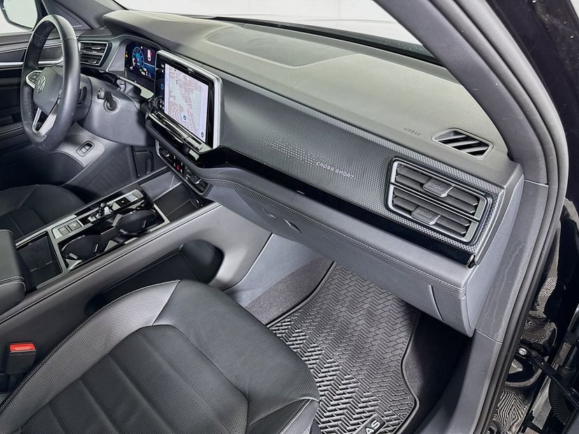 2024 Volkswagen Atlas Cross Sport - Image 30
