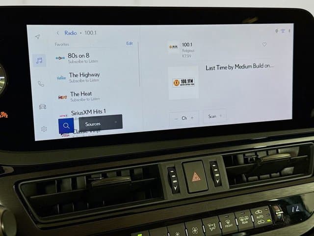 2025 LEXUS ES 300h - Image 15