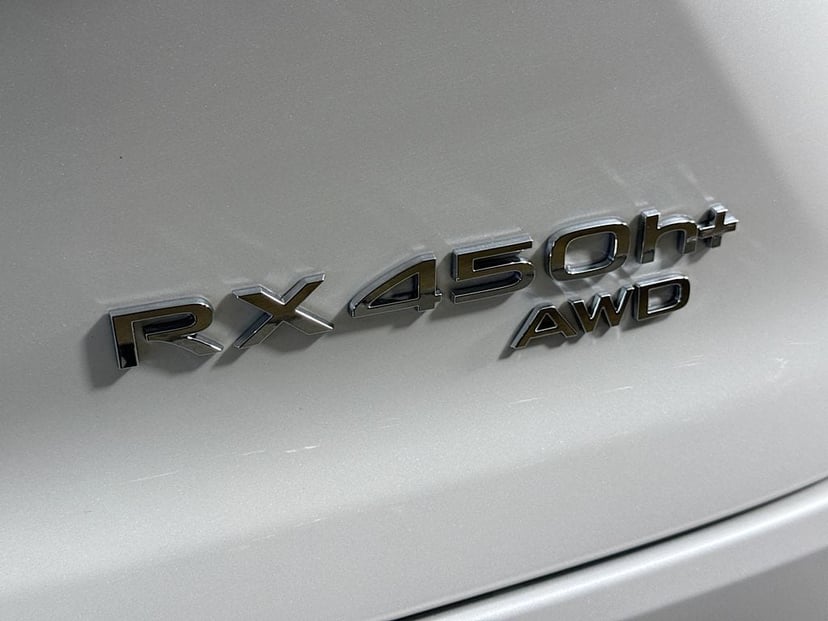 2026 LEXUS RX PLUG-IN HYBRID ELECTRIC VEHICLE - Image 21