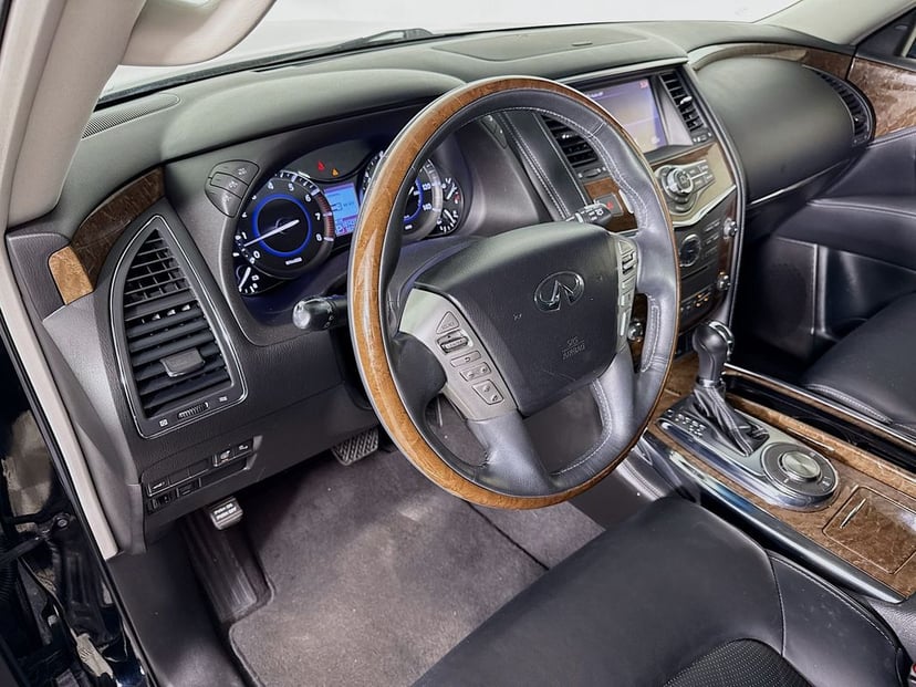 2015 INFINITI QX80 - Image 8