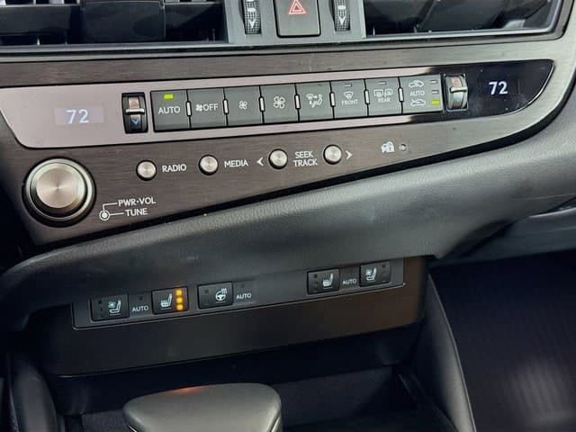2025 LEXUS ES 300h - Image 16