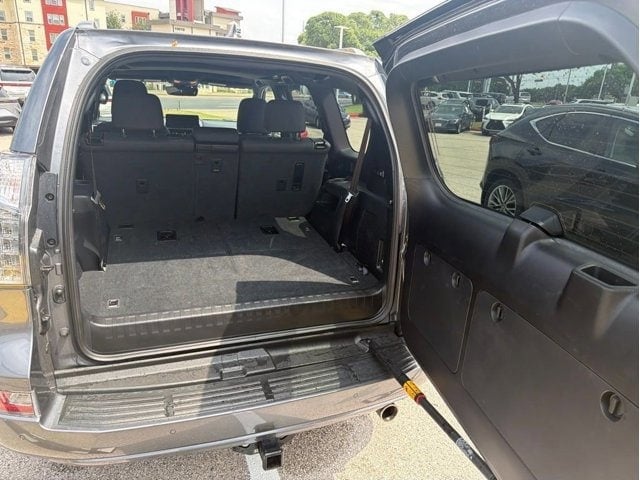 2022 LEXUS GX 460 - Image 13