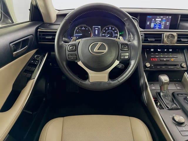 2018 LEXUS IS 300 - Image 24