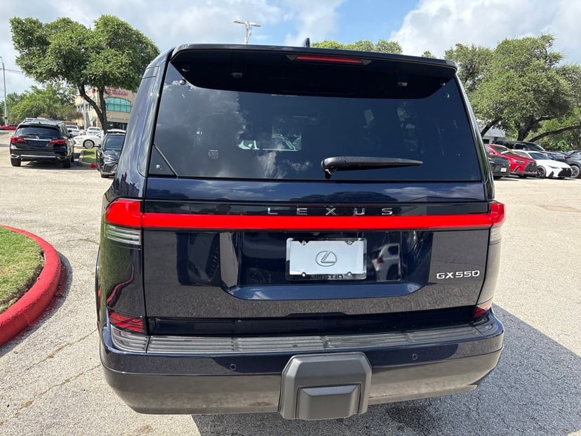 2025 LEXUS GX 550 - Image 4